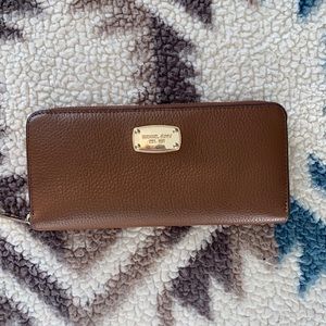 Michael kors wallet